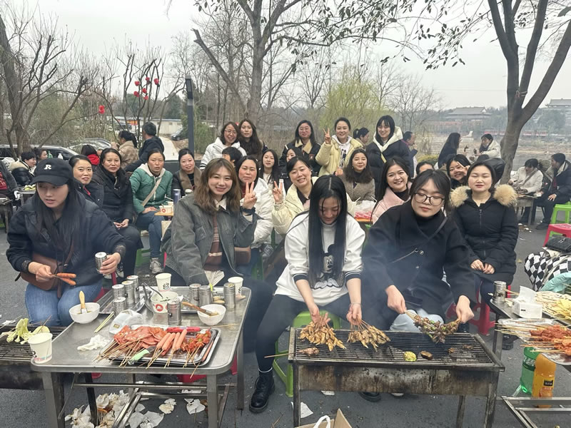 綿陽市先鋒醫(yī)療器械有限公司—— 慶祝“3.8婦女節(jié)”，共赴燒烤盛宴，致敬巾幗風(fēng)采2.jpg